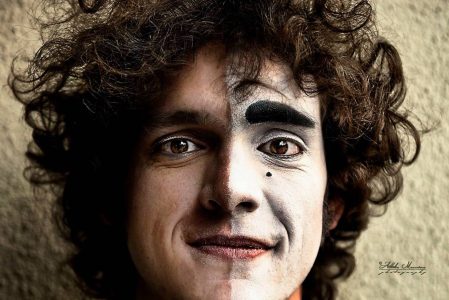 FROM A SUITCASE – Spettacolo di clown e mimo