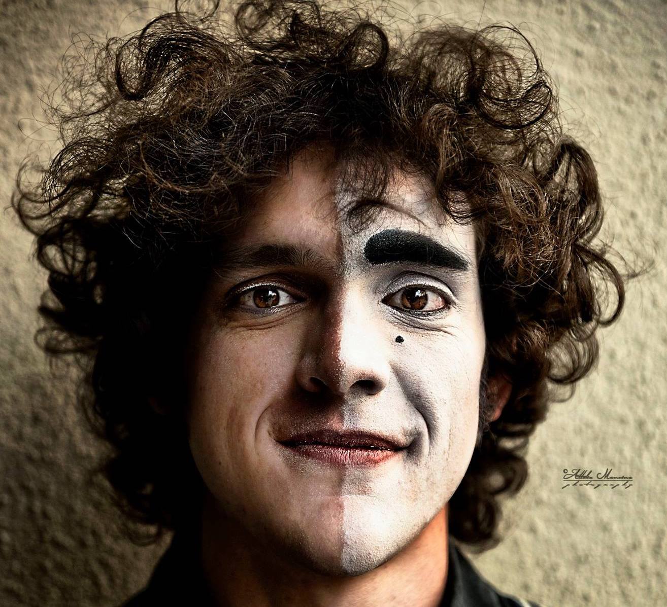 FROM A SUITCASE – Spettacolo di clown e mimo